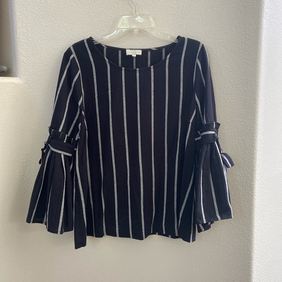 Lucky black top - Picture 1 of 5